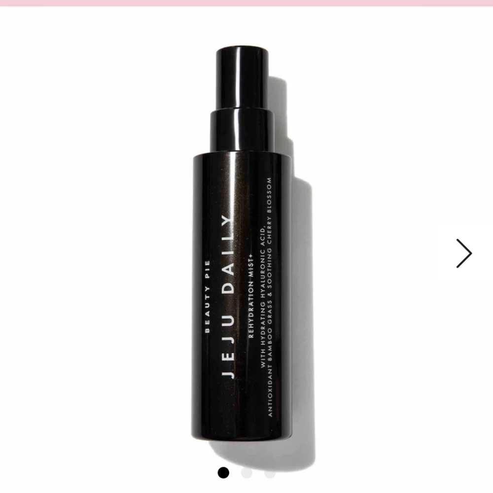 Jeju daily rehydration mist.
